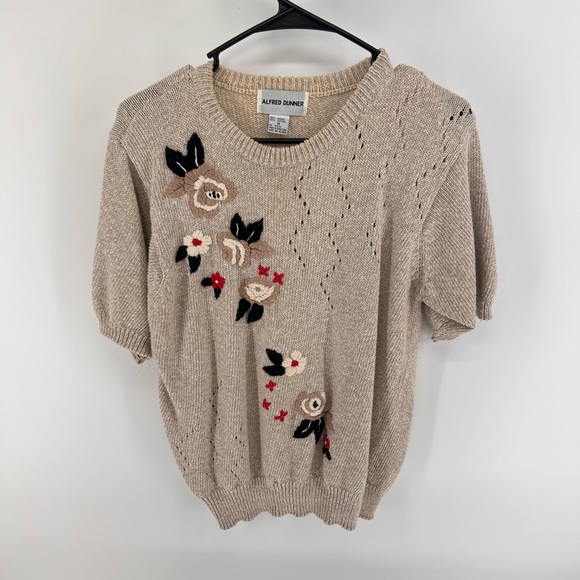 Alfred Dunner Sweaters - Vintage Alfred Dunner Embroidered Short Sleeve Sweater | Medium